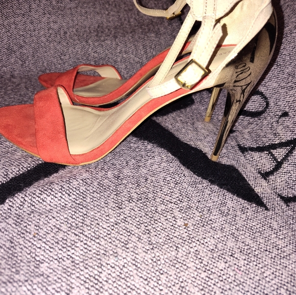 Zara - Picture 2 of 6